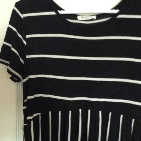 Bombom Midi Dress Size S Black White Stripes  Short Sleeve Knee Length - Picture 3 of 7